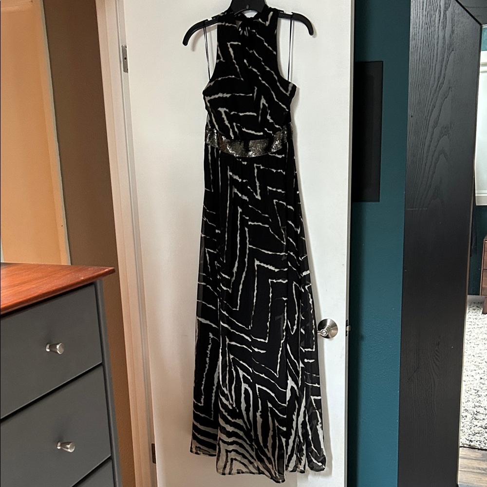 Elegant Black and Tan Patterned Dress